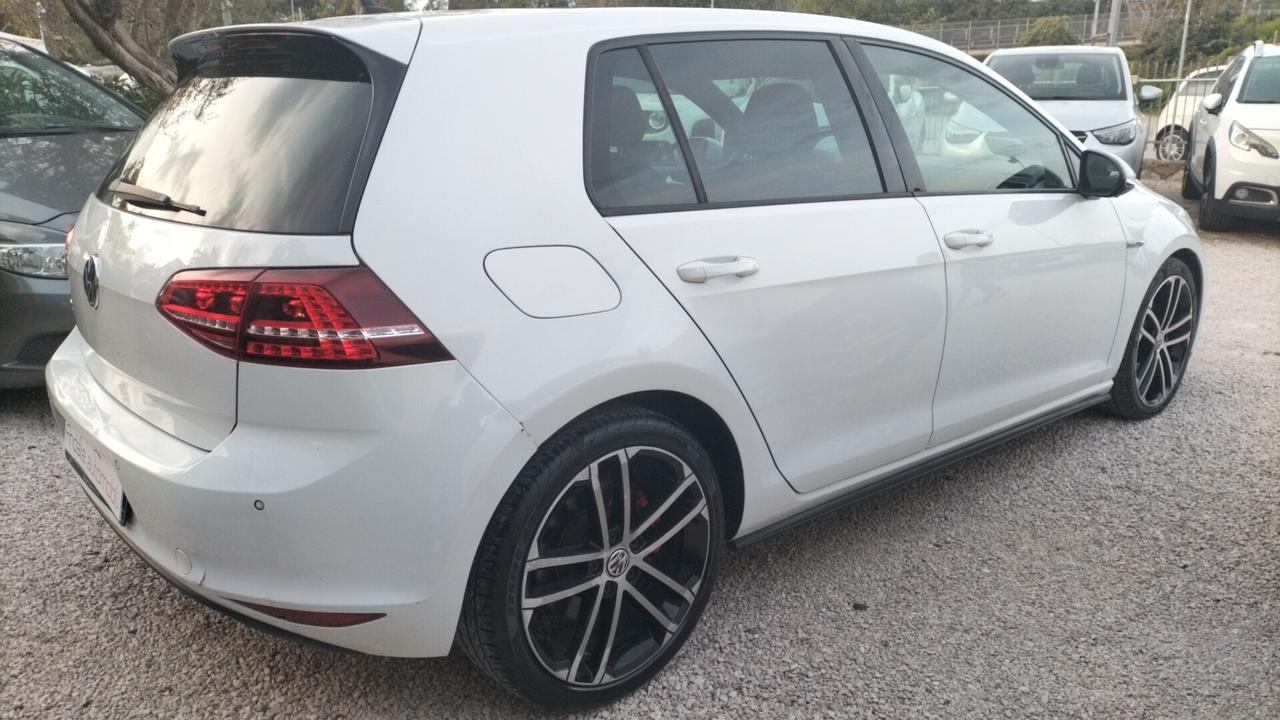 Volkswagen Golf GTD 2.0 TDI DSG 5p.