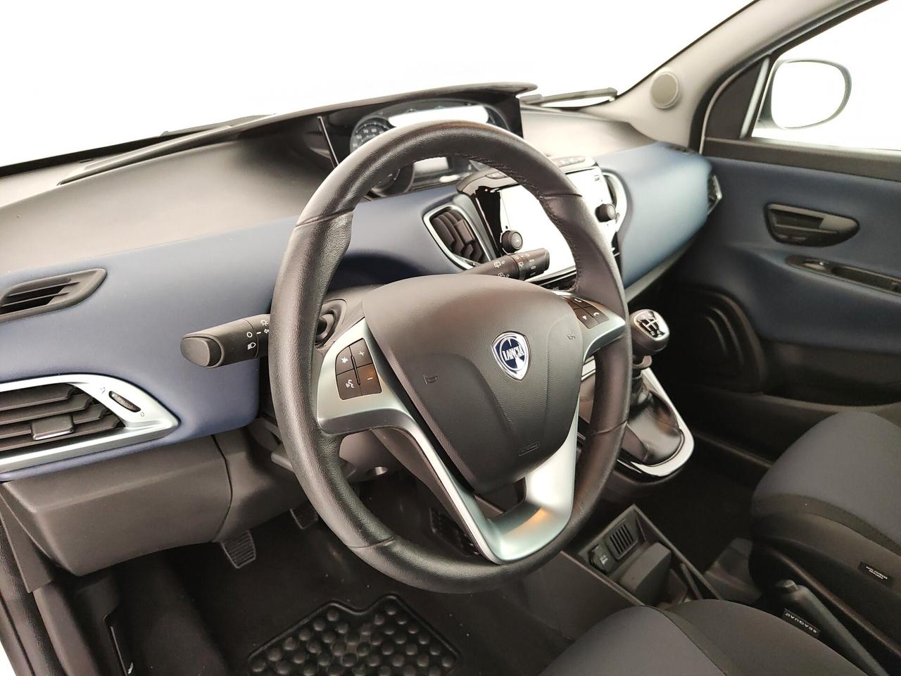 Lancia Ypsilon 1.0 FireFly 5 porte S&S Hybrid Platino