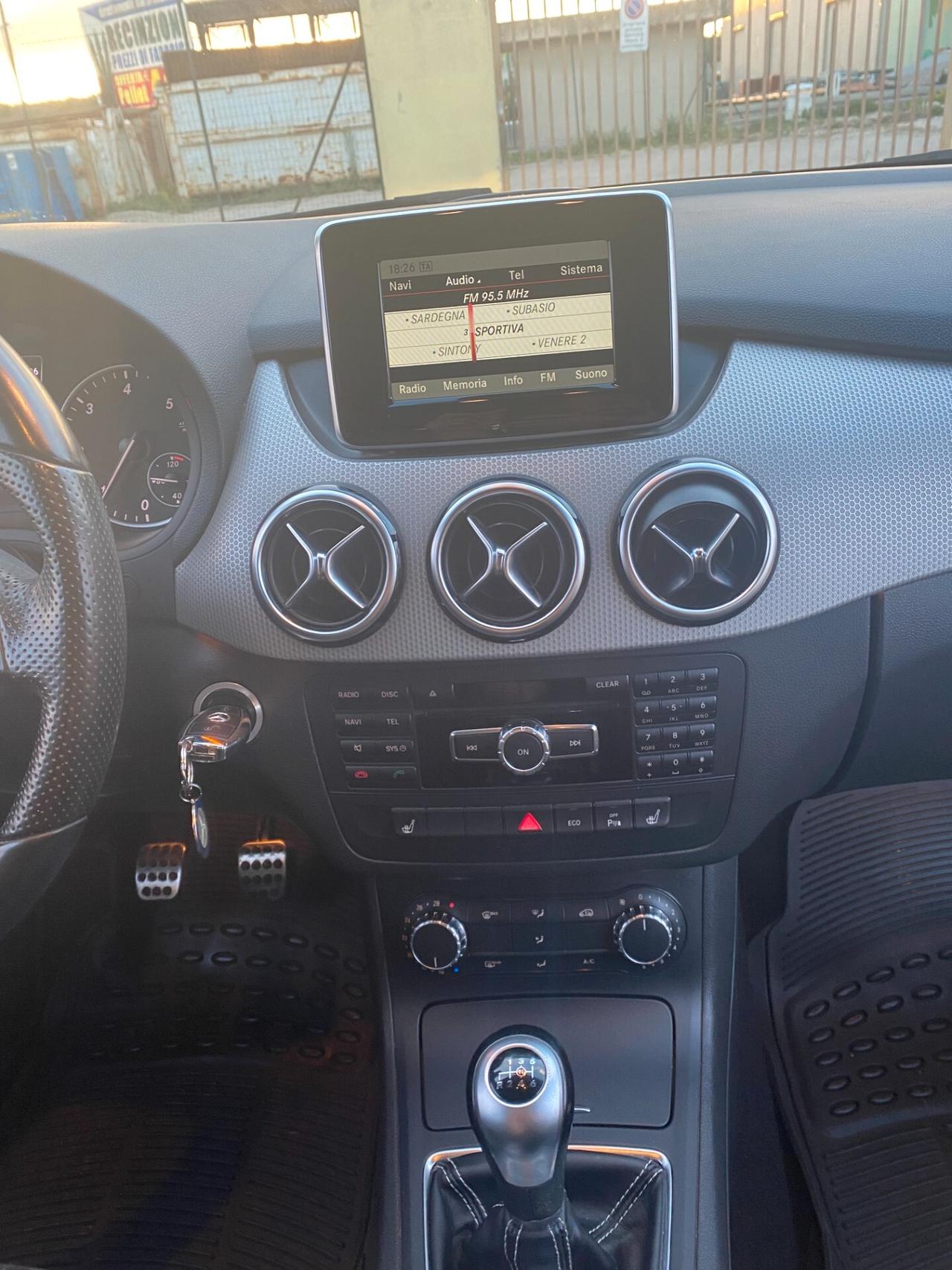 Mercedes-benz B 180 d Premium FULL OPT