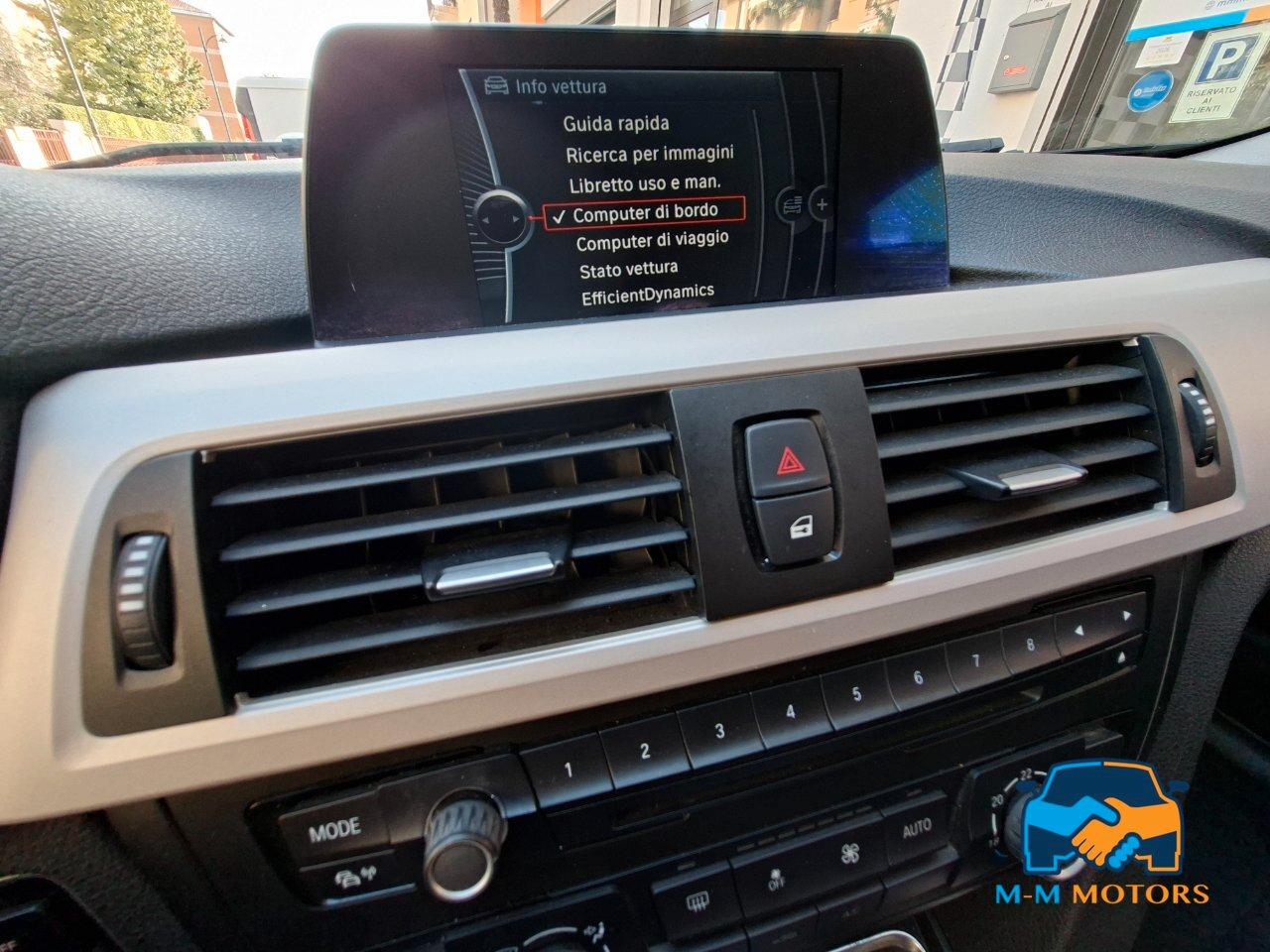 BMW 320 d Touring doppio treno di pneumatici