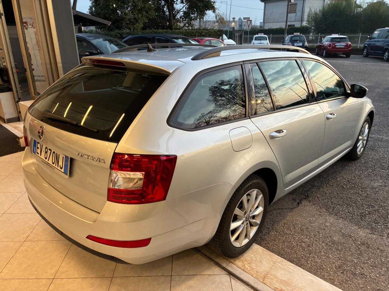 Skoda Octavia 1.6 TDI 105 CV Wagon Ambition