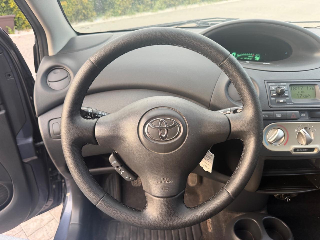Toyota Yaris 1.0i 16V cat 5 porte Sol Blue