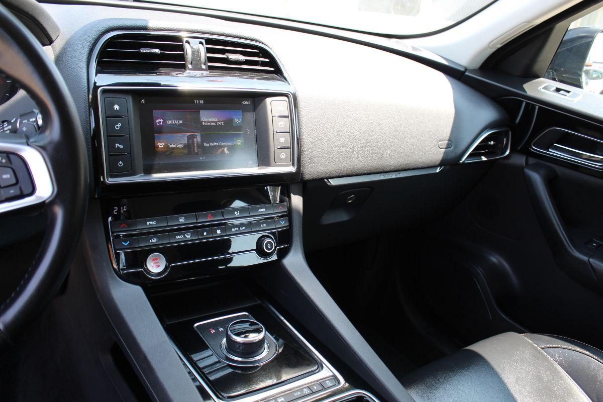 JAGUAR - F-Pace - 2.0 D 180 CV AWD aut. Portfolio