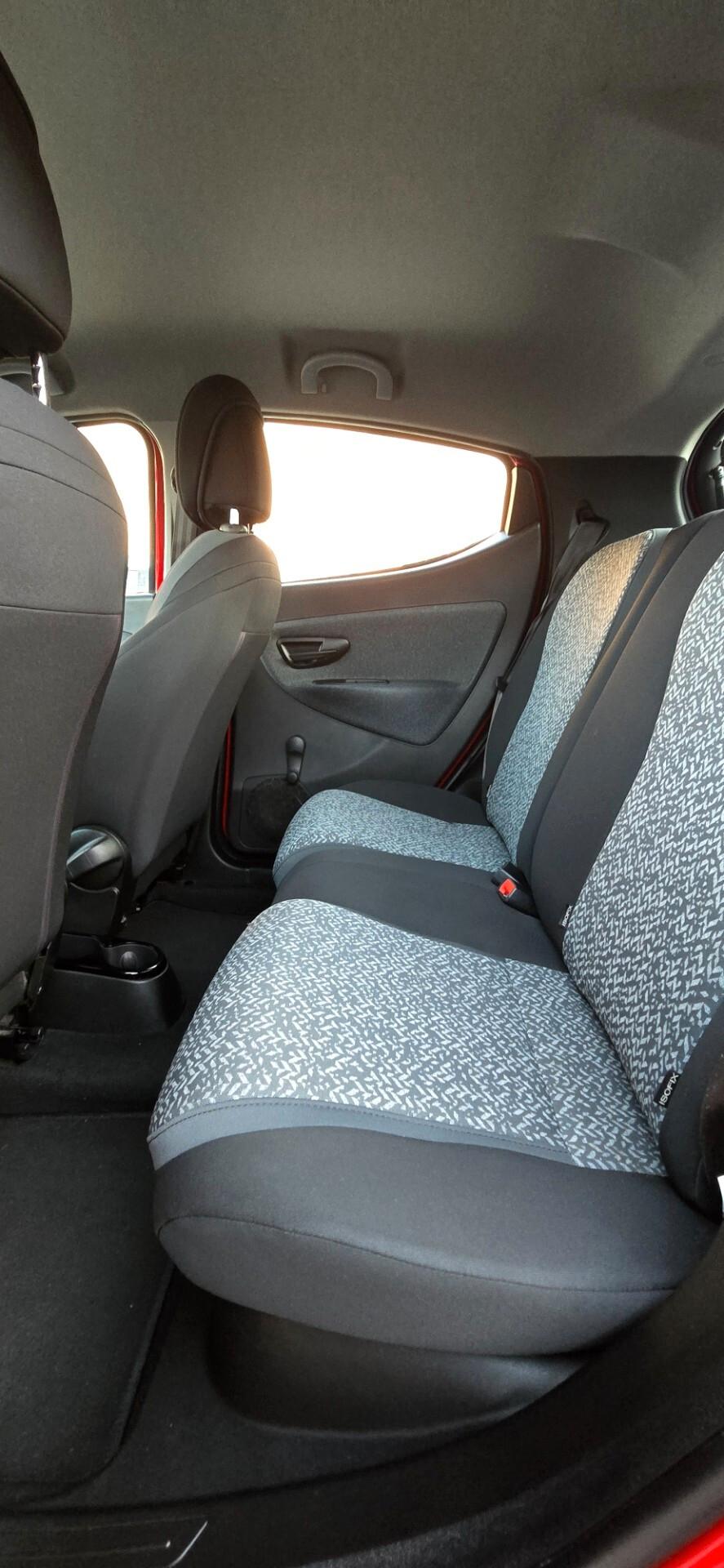Lancia Ypsilon 1.2 69 CV 5 porte S&S Platinum