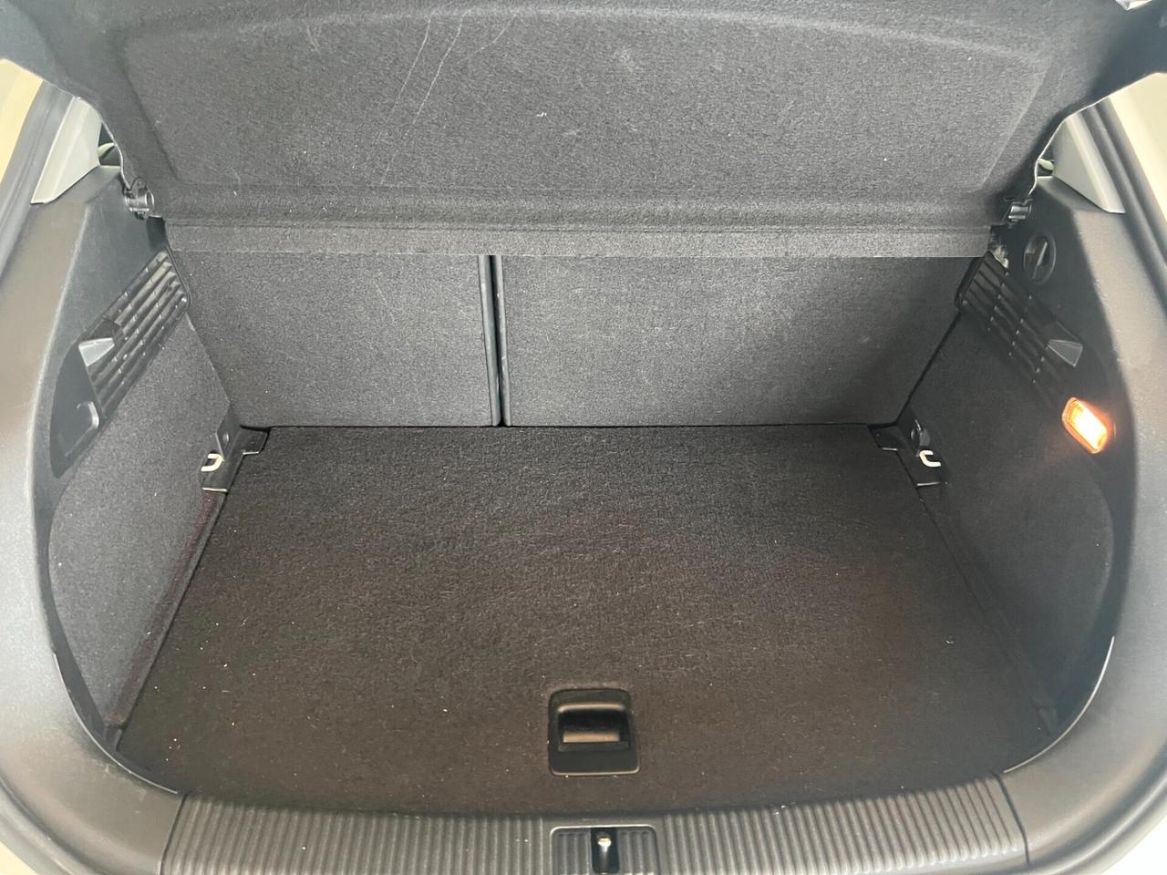 Audi A1 1.6 TDI Ambition 90 CV OK NEOPATENTATI