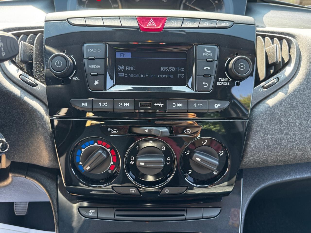Lancia Ypsilon HYBRID del 2023 con 44.000km