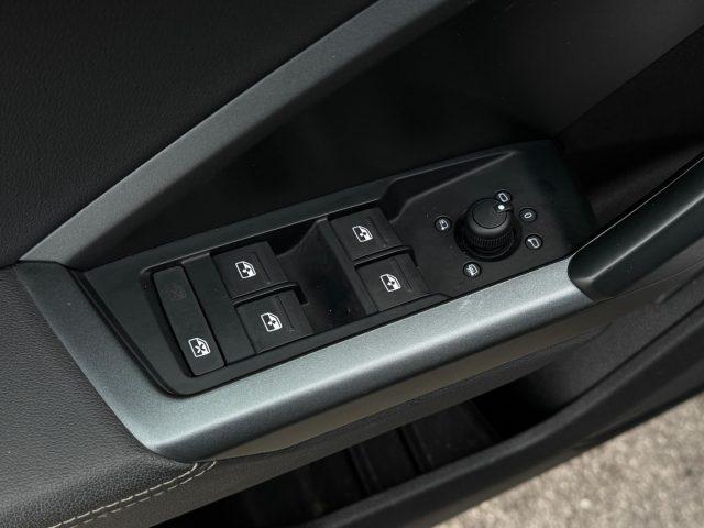 AUDI Q3 35TDI S line interno/esterno Gancio Matrix Unicopr