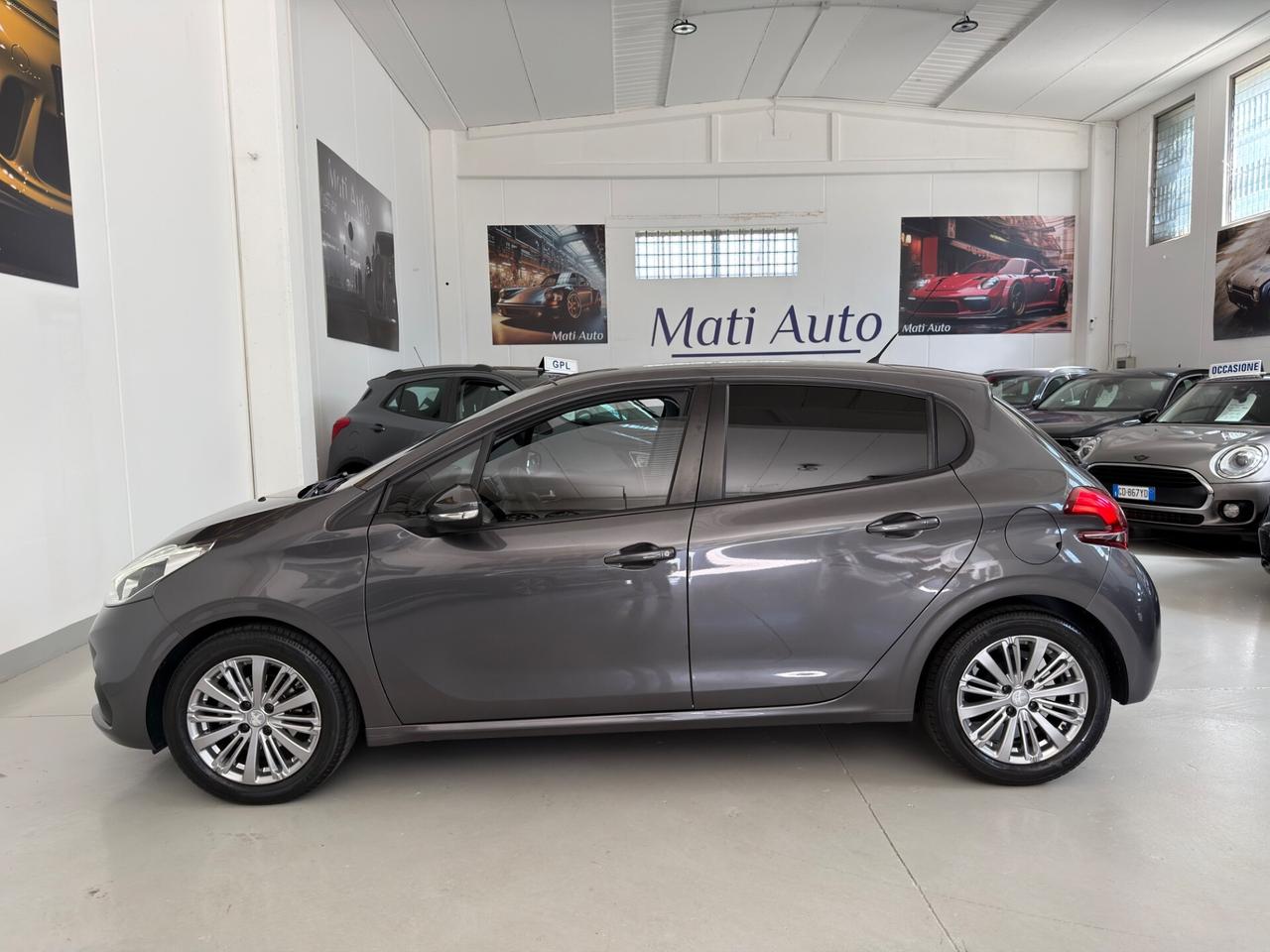 Peugeot 208 PureTech 82 5 porte Allure