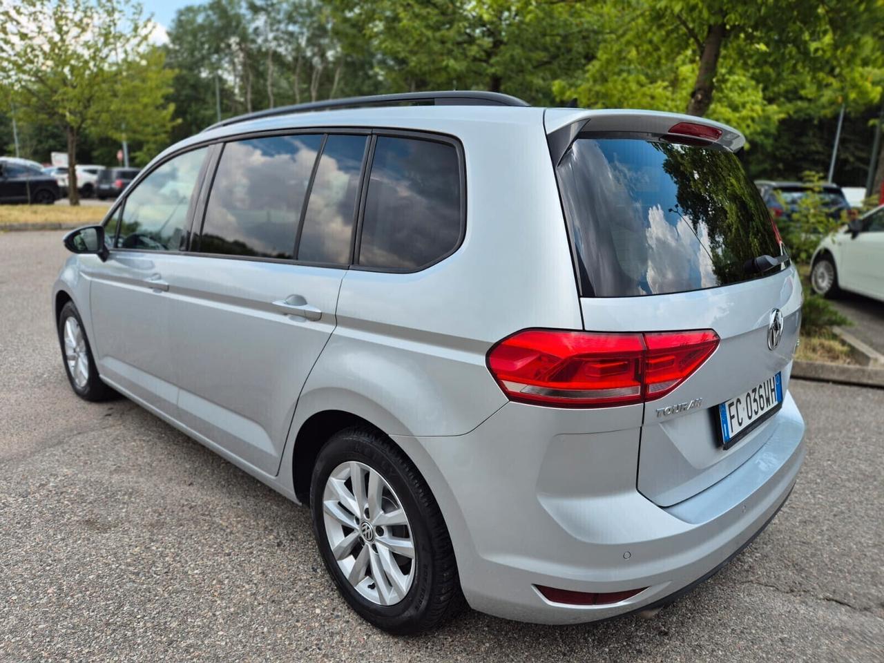 Volkswagen Touran 2.0 TDI 150 CV DSG *7 POSTI*