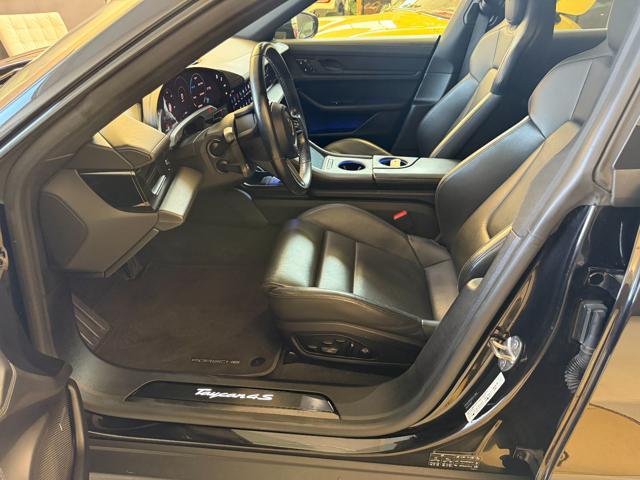PORSCHE Taycan 4S Performance