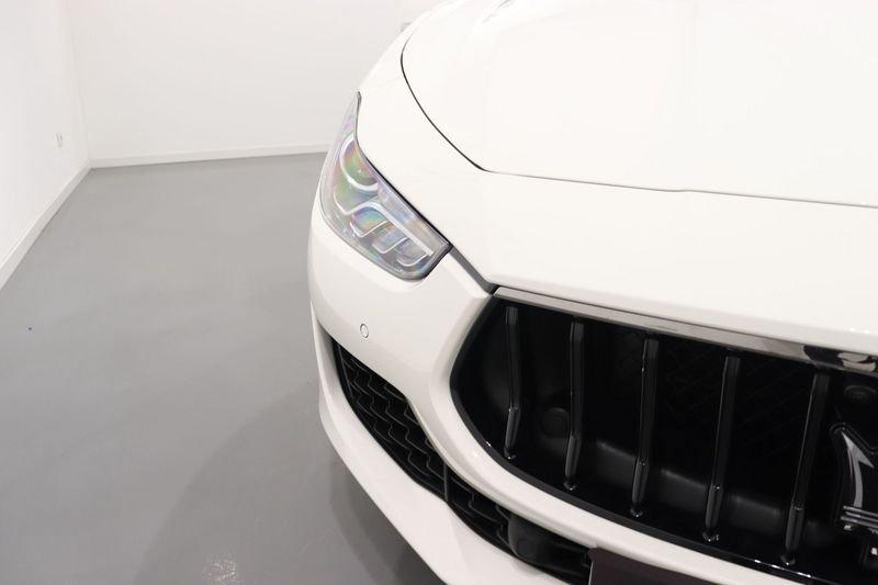 Maserati Ghibli 330 CV MHEV GT Ultima