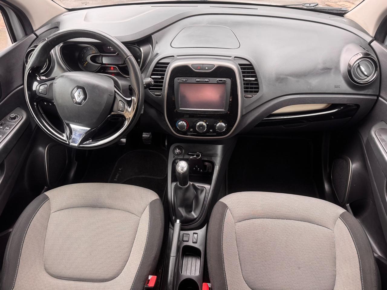 Renault Captur dCi 90 CV neopaten garanzia 12 mesi