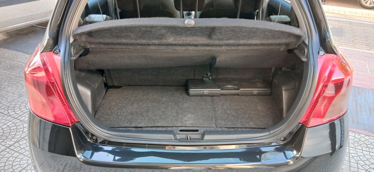 TOYOTA YARIS 1.0 GPL 5 PORTE PARI AL NUOVO