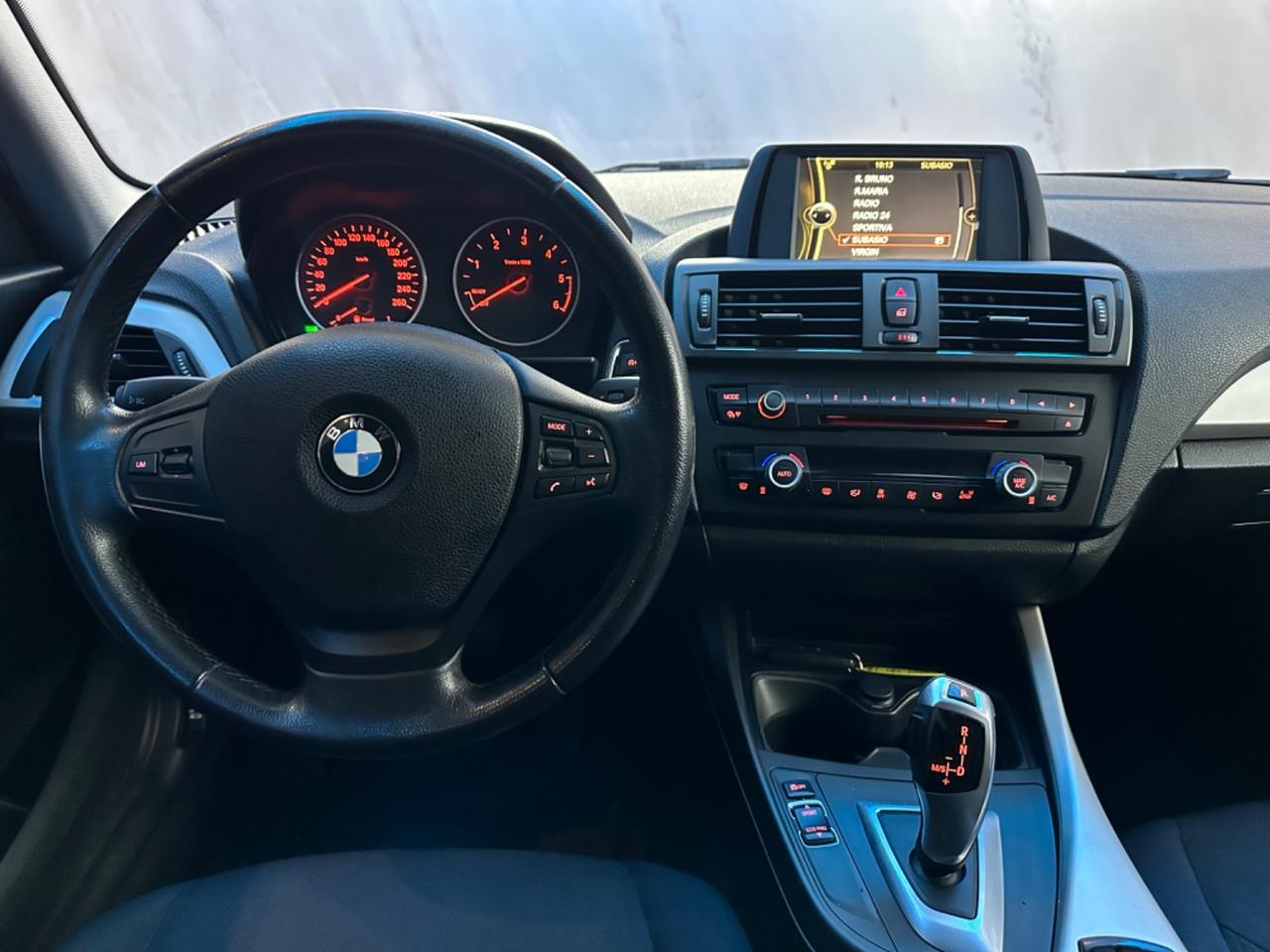 Bmw 118 118d 5p. Unique