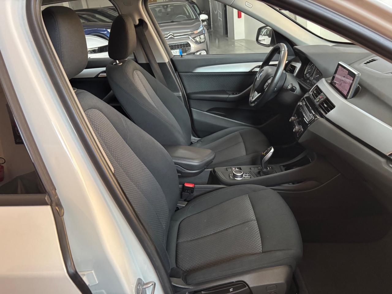 Bmw X1 sDrive18d Business Aut. 8 Steptronic Tetto panoramico