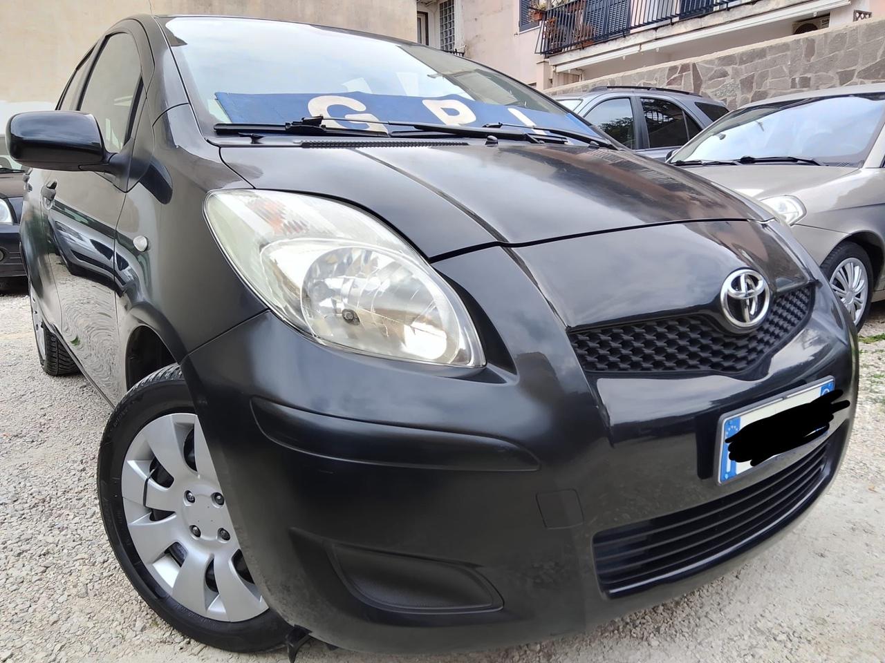 Toyota Yaris 1.0 5 porte anno 2010