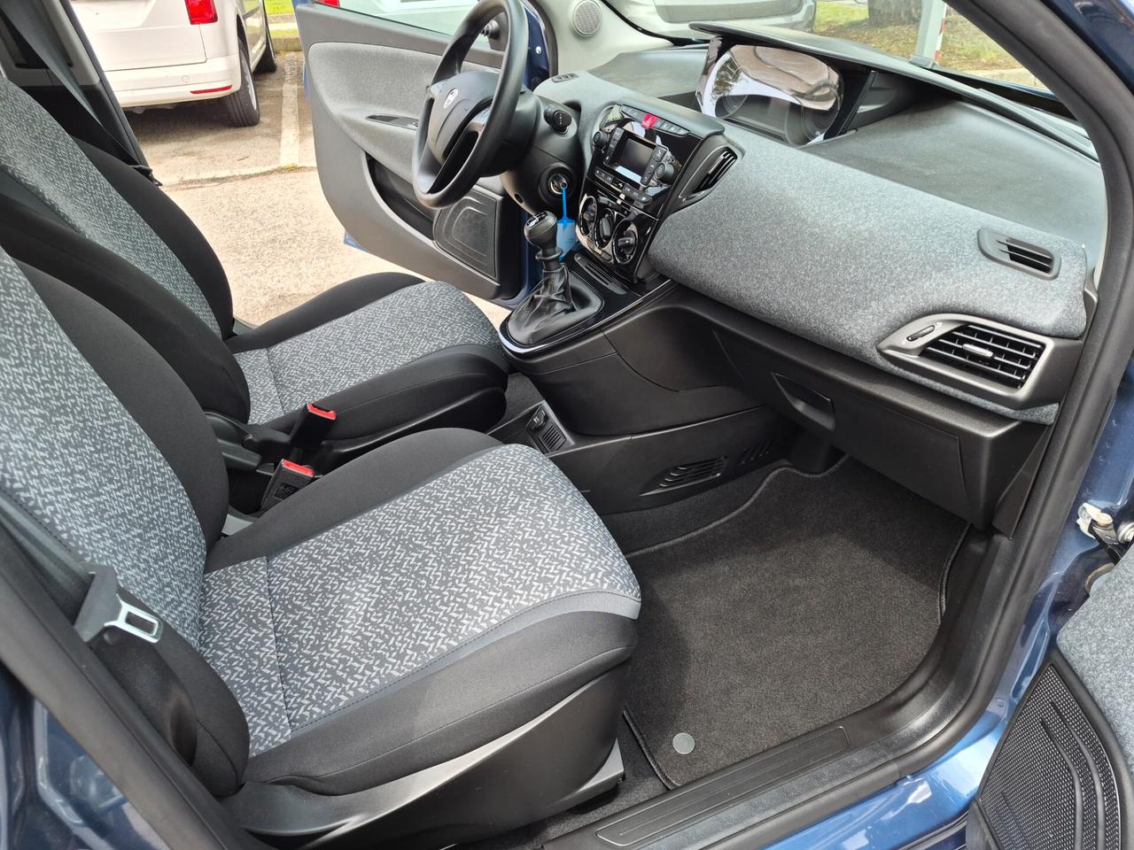LANCIA Ypsilon 1.0 FireFly 5 posti Hybrid - No vincoli finanz.