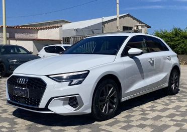 Audi A3 SPB S Line interno ed esterno 2.0 TDI 150CV 35