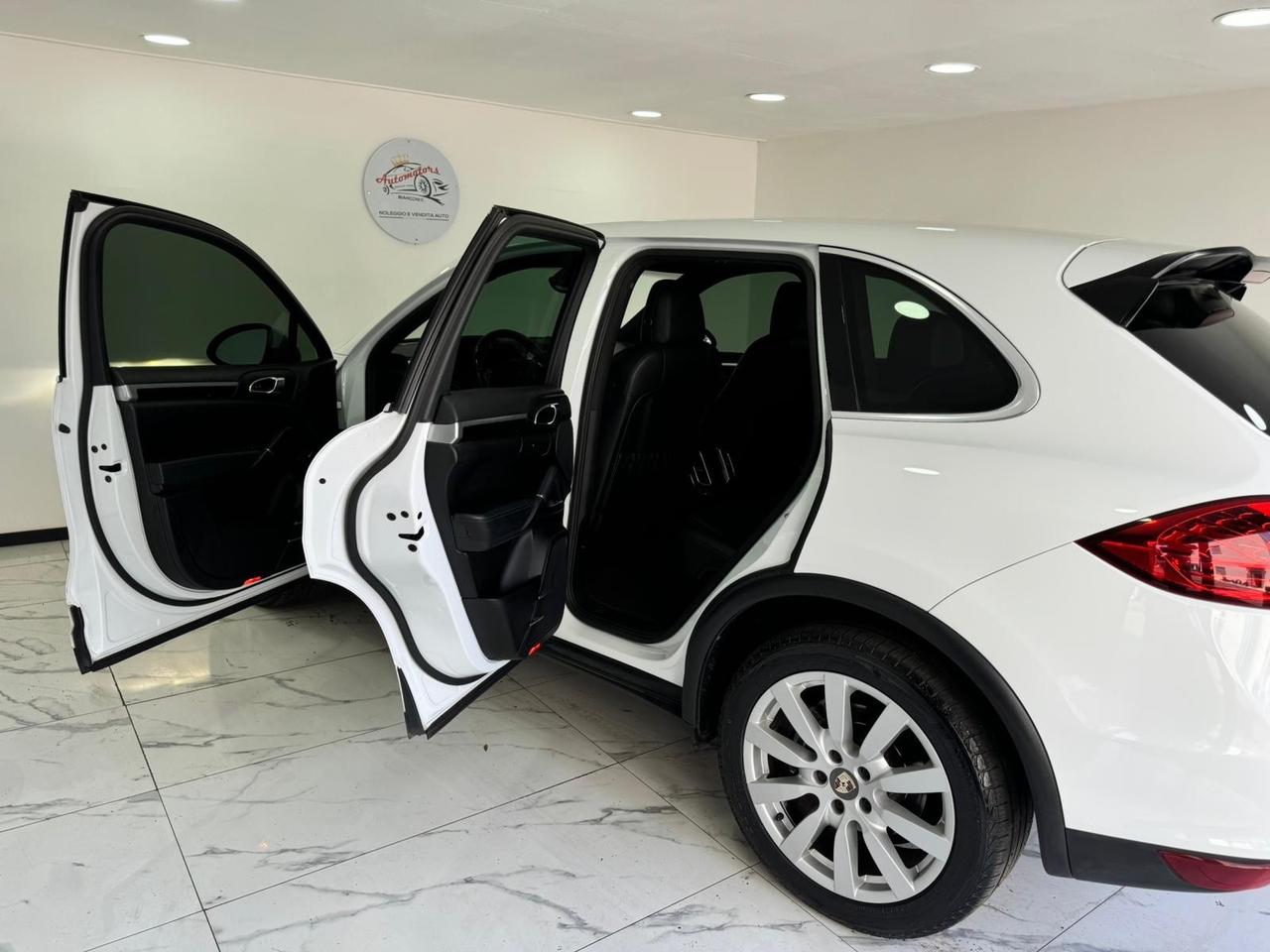 Porsche Cayenne 3.0 Diesel-TIPTRONIC-GARANTITO-2012