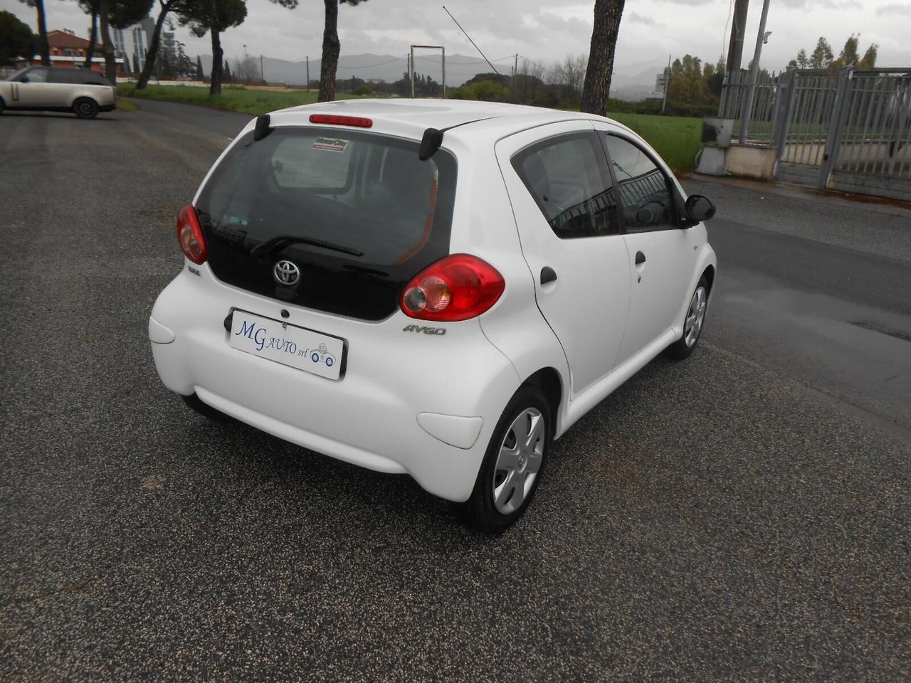 Toyota Aygo 1.0 12V VVT-i 5 porte Lounge Connect