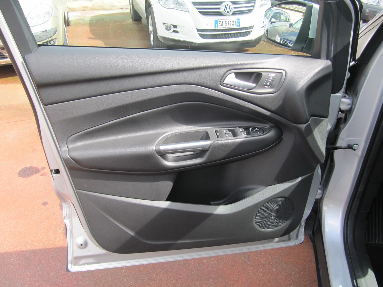 Ford Kuga 1.5 TDCI 120 CV S&S 2WD Business