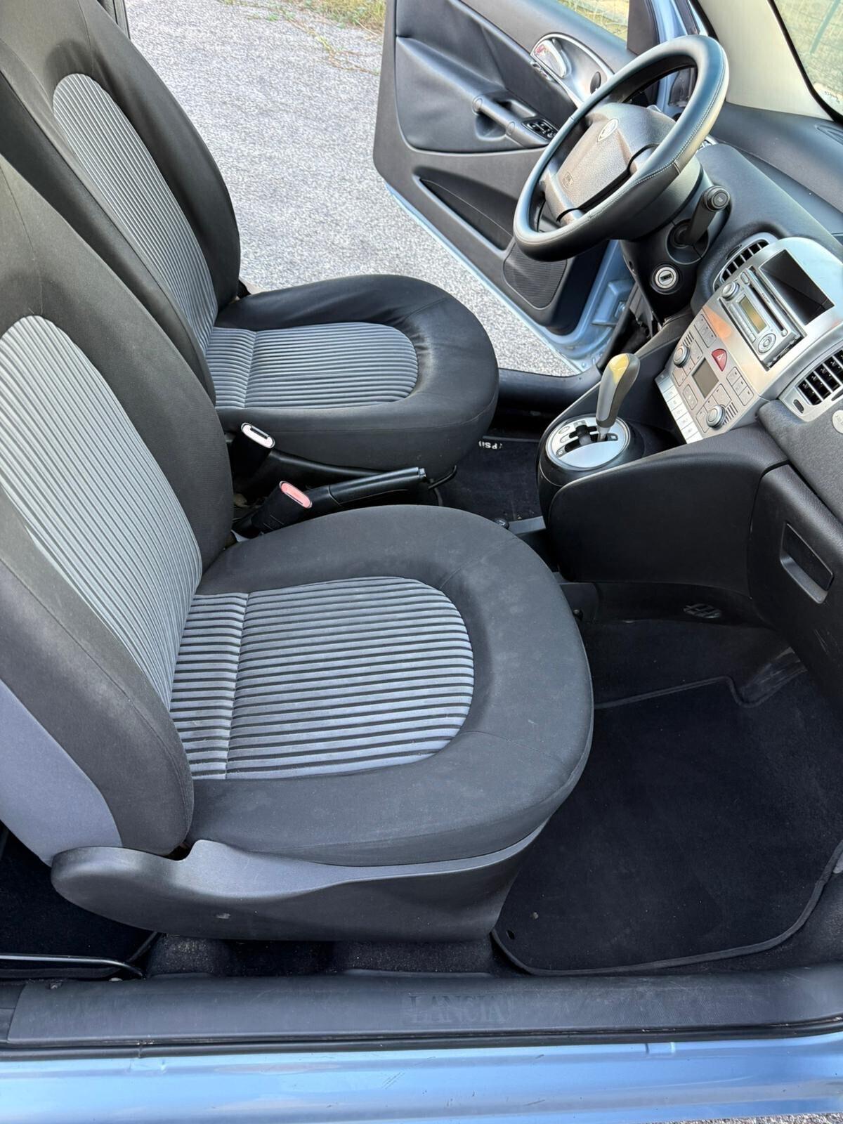 Lancia Ypsilon 1.3 MJT 90 CV Oro