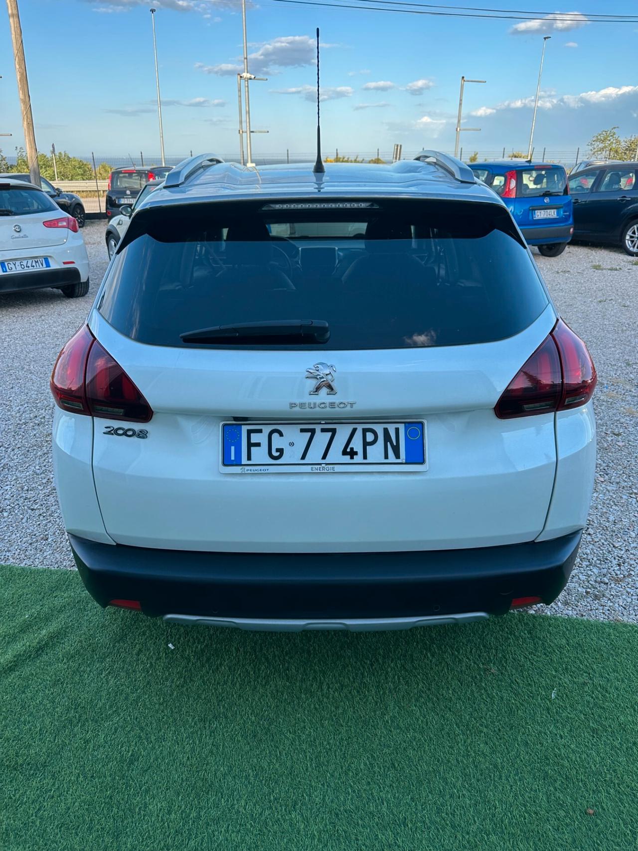 Peugeot 2008 BlueHDi 120 S&S Black Matt
