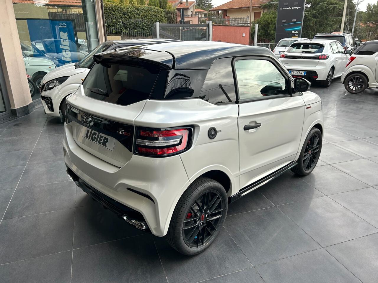 Ligier JS50 DCI Bianco Perla Ultimate