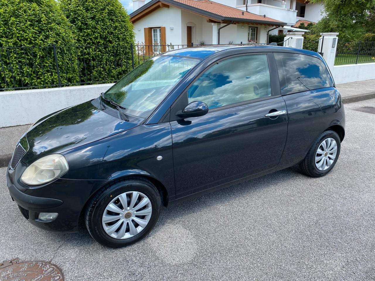 Lancia Ypsilon 1.2 Argento