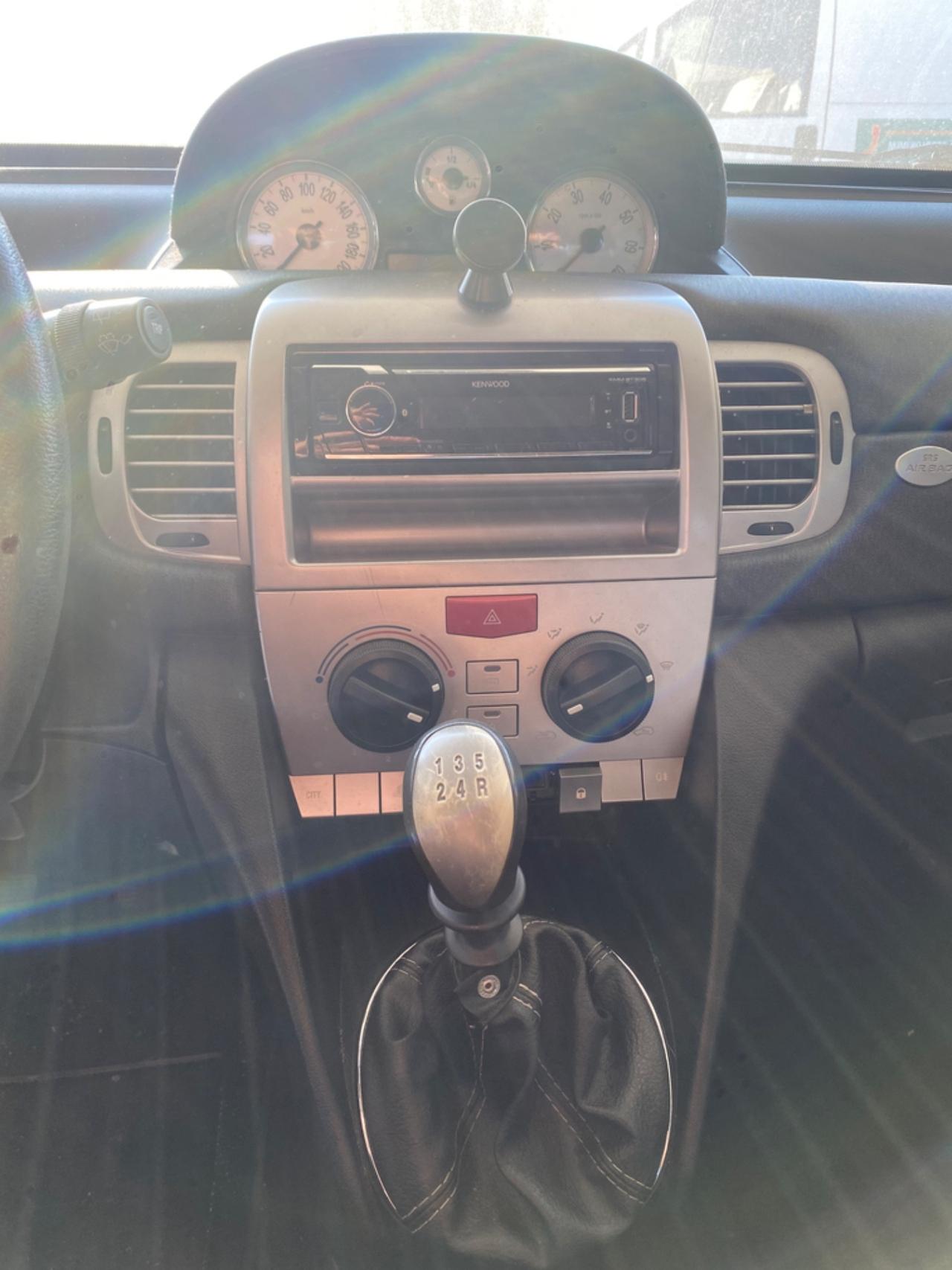 Lancia Ypsilon 1.2 Platino
