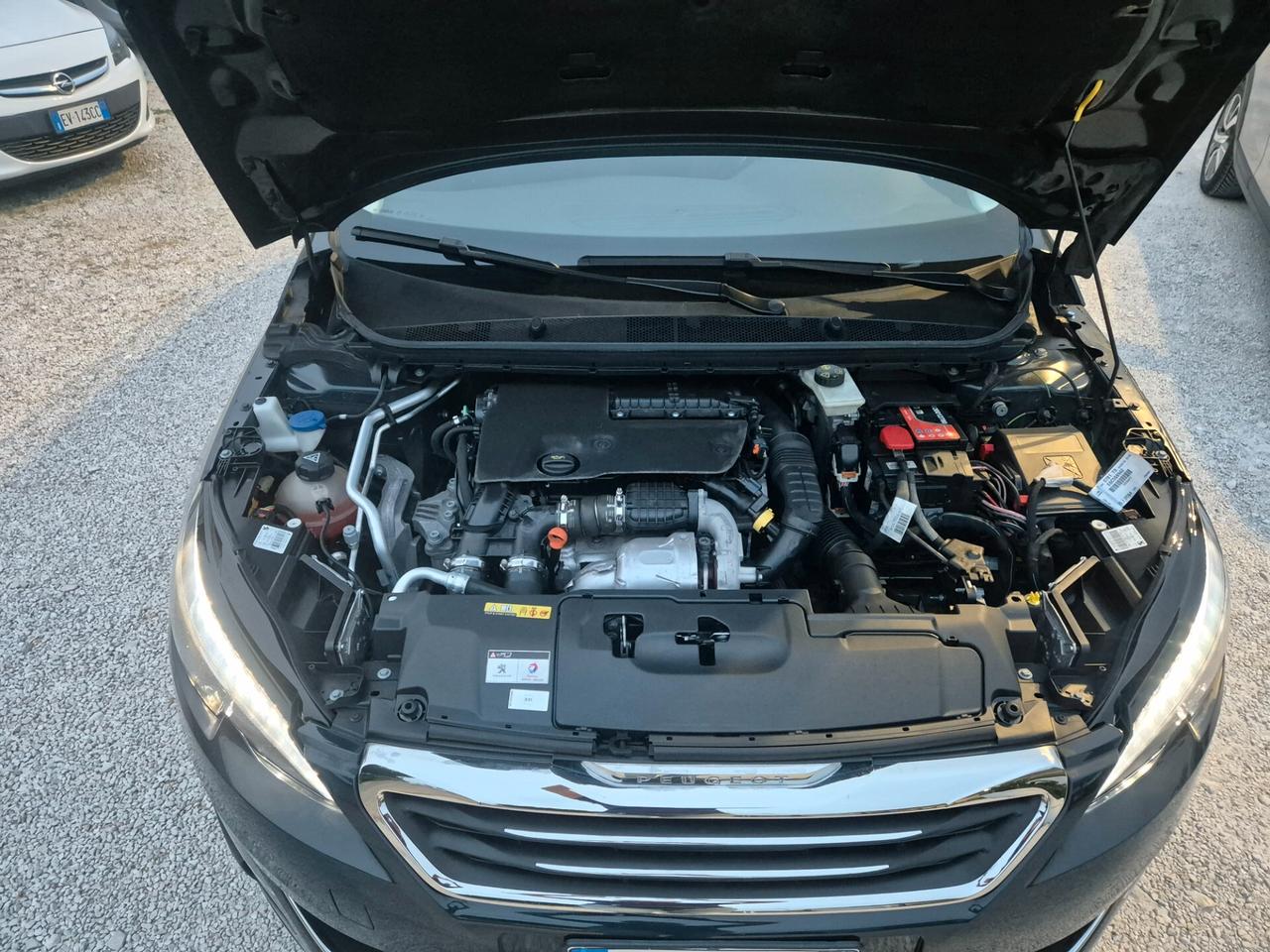 Peugeot 308 BlueHDi 120 S&S SW Allure