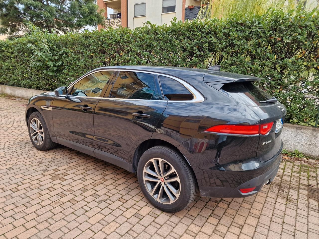 Jaguar F-Pace 2.0 D 180 CV AWD aut. Prestige