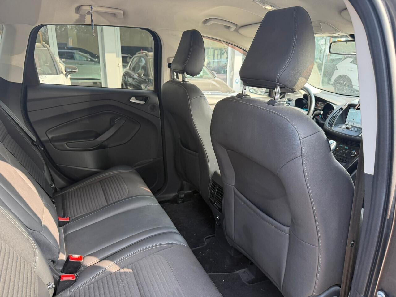 Ford Kuga 1.5 TDCI 120 CV S&S 2WD Powershift Titanium