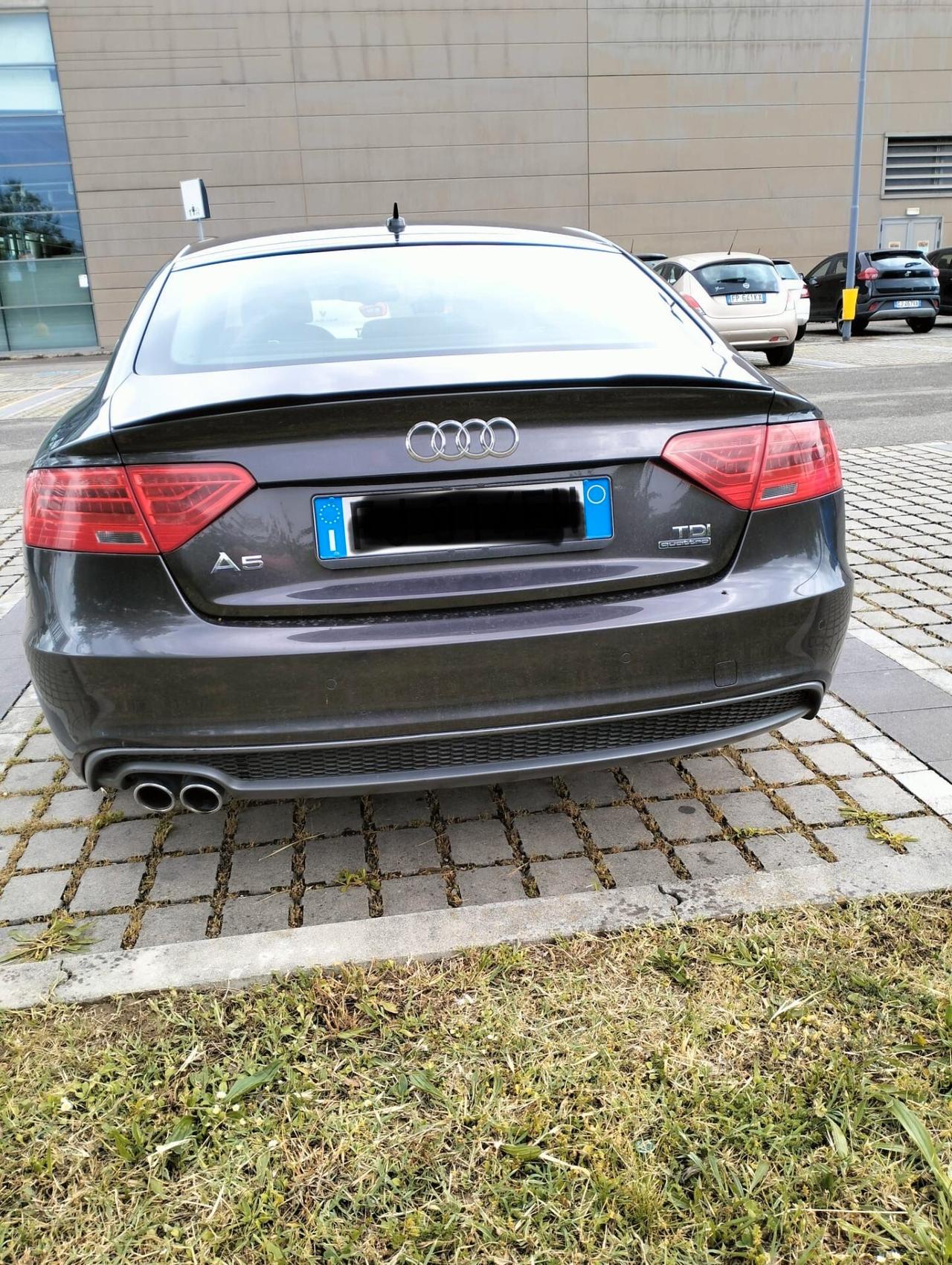 Audi A5 4x4 190 cv 5 porte S line full optional-autom-completamente tagliandata-140000 km-unico proprietario