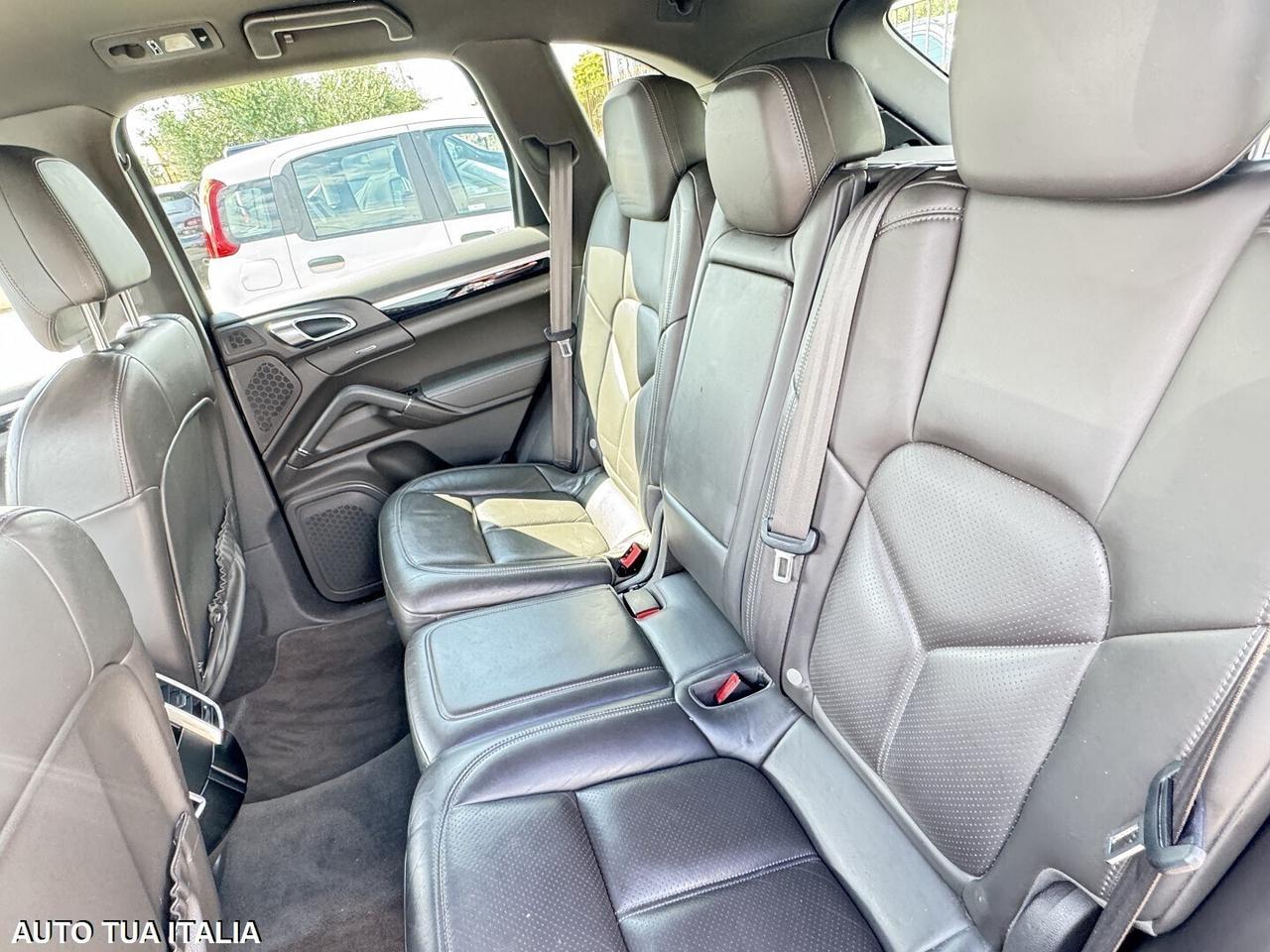 PORSCHE CAYENNE DIESEL NAVI PASM LED