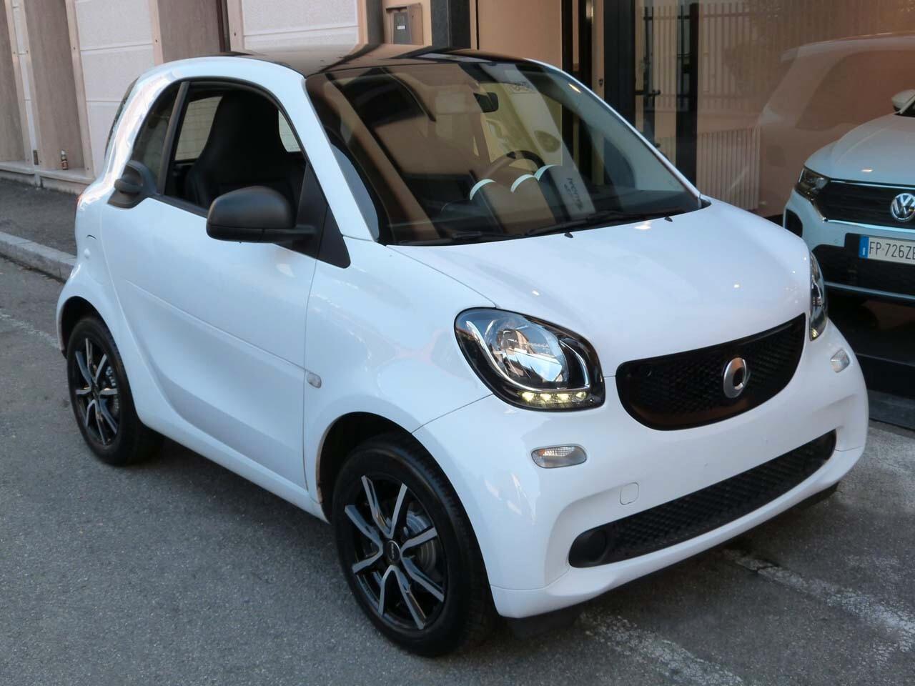 Smart ForTwo 70 1.0 twinamic Youngster 2018 Navi/tetto Panorama/Pelle