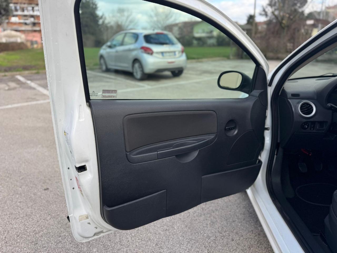 Citroen C2 1.4 HDi 70CV Van Vetrata