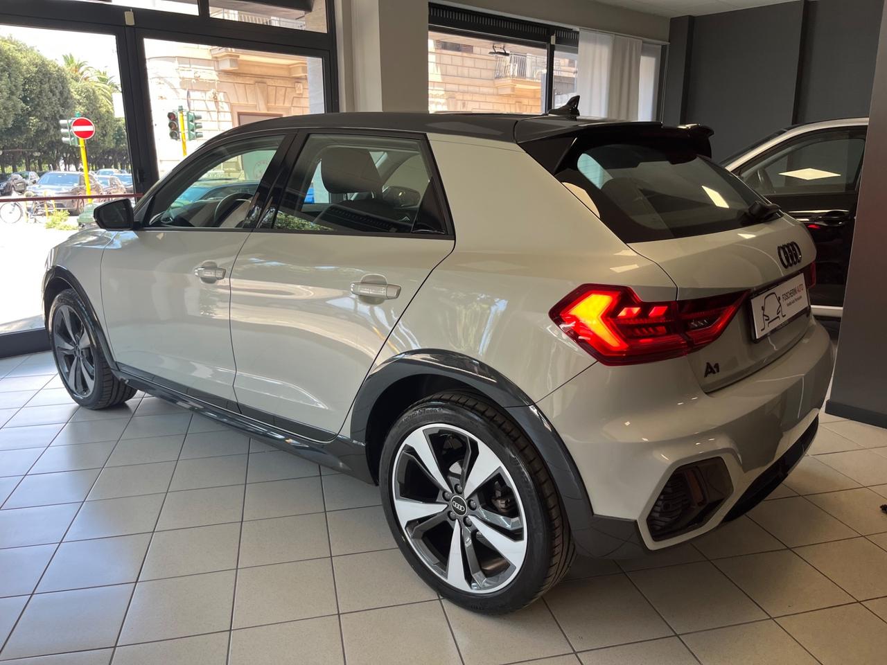 Audi A1 allstreet 30 TFSI S tronic Identity Contrast