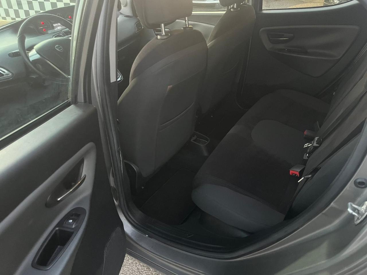 Lancia Ypsilon 1.2 69 CV 5 porte GPL Ecochic 2014