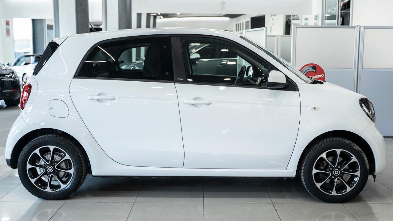 Smart ForFour 1.0 PASSION 71CV TWINAMIC AUTO NAVI LED FULL OPTIONAL