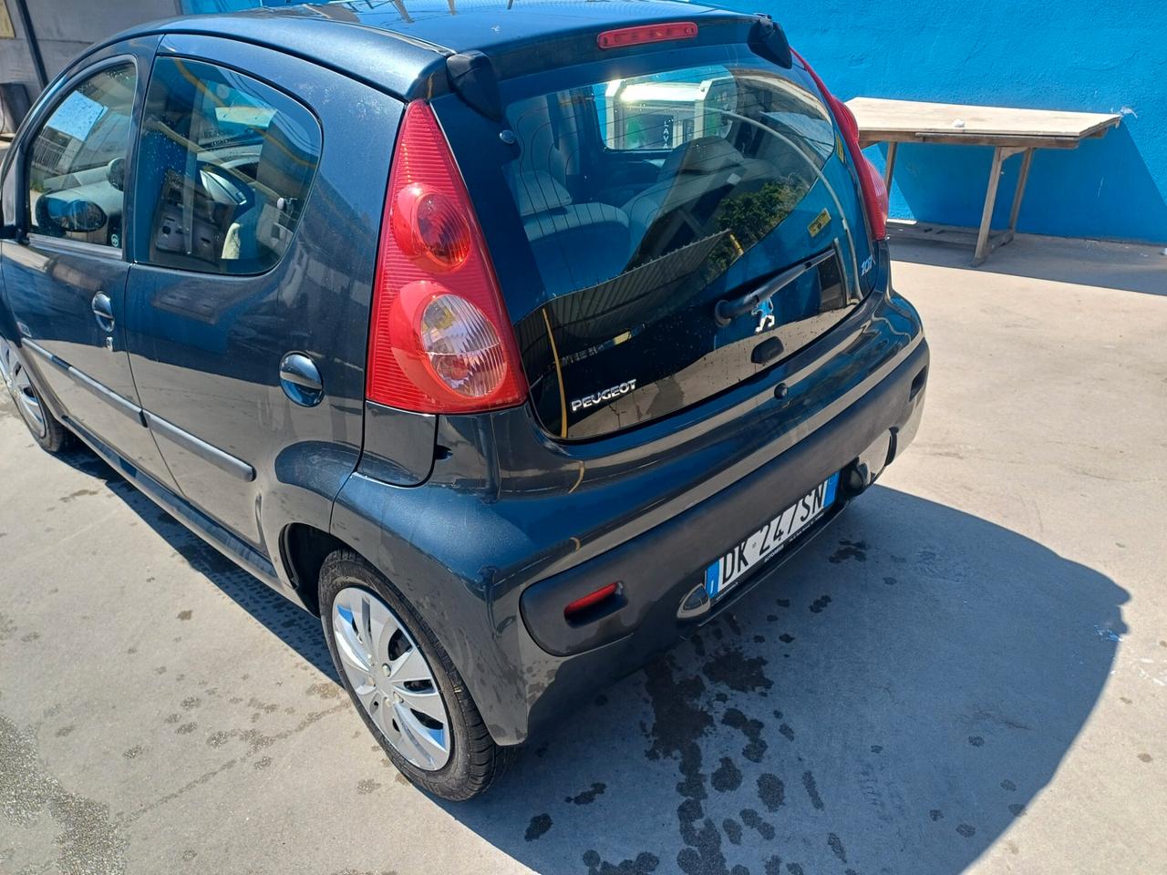 Peugeot 107 1.0 68CV 5p. Sweet Years 2008