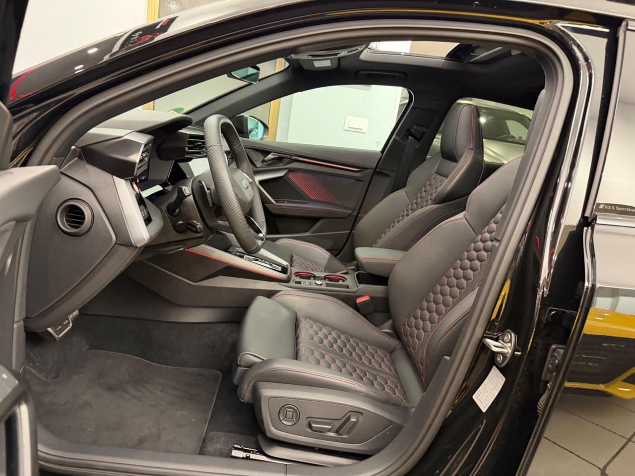 Audi RS3 total black full optional tetto apribile prezzo fisso no vincoli