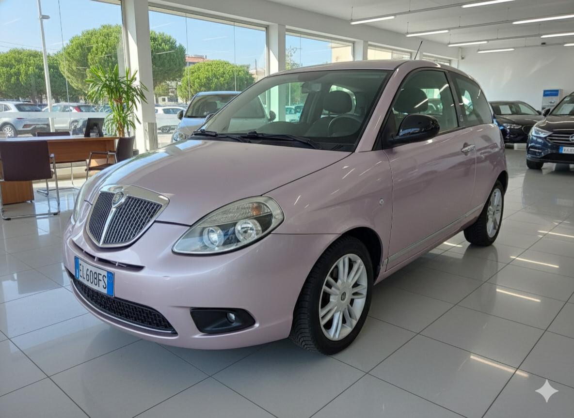 Lancia Ypsilon 1.2 69 CV Unyca