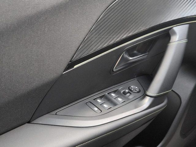 PEUGEOT 2008 Hybrid 136 e-DCS6 GT