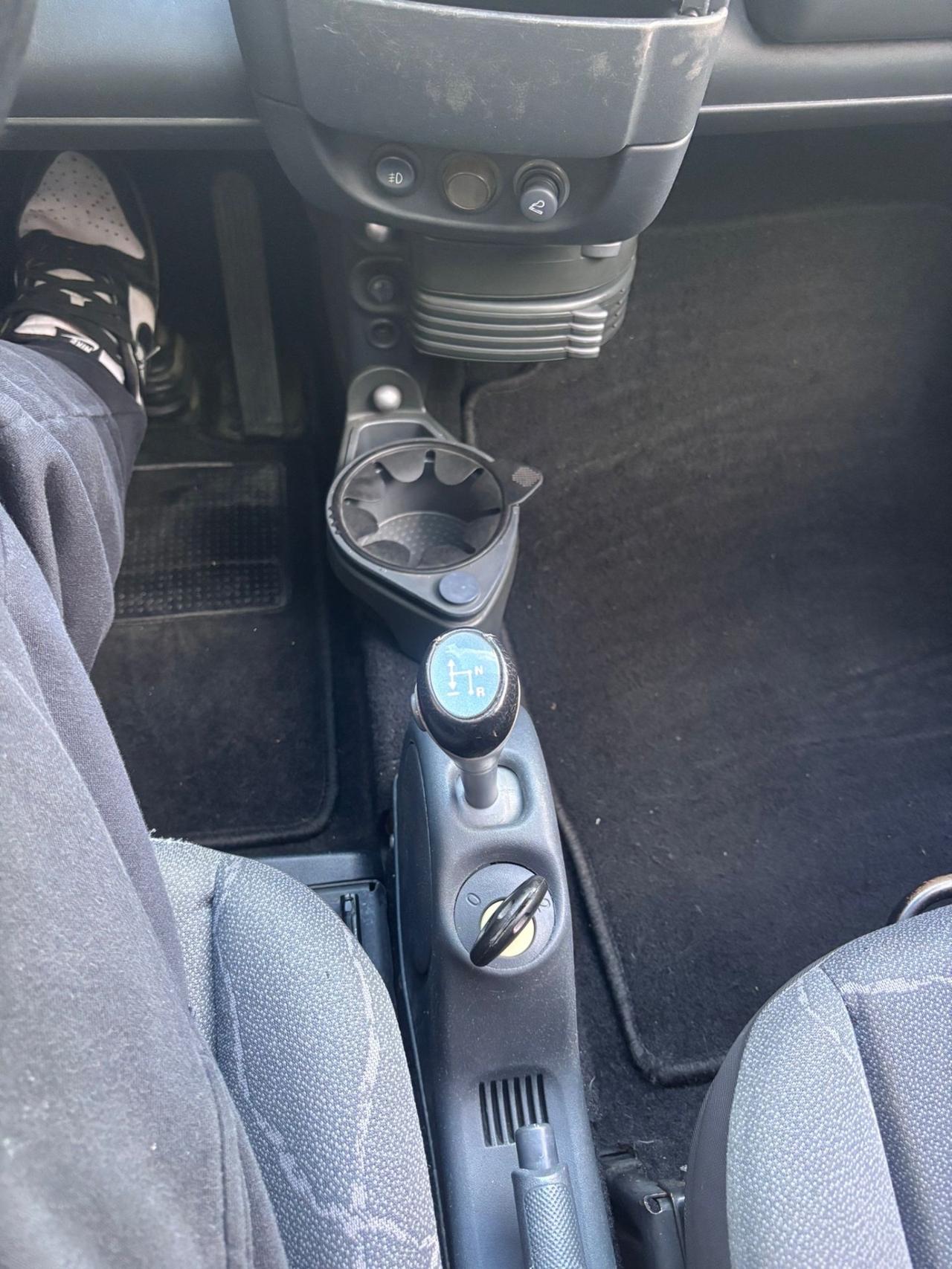 Smart 700 city-coupé pure (45 kW)