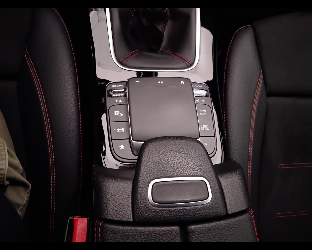 Mercedes-Benz Classe A - W177 2018 - A 180 d Premium