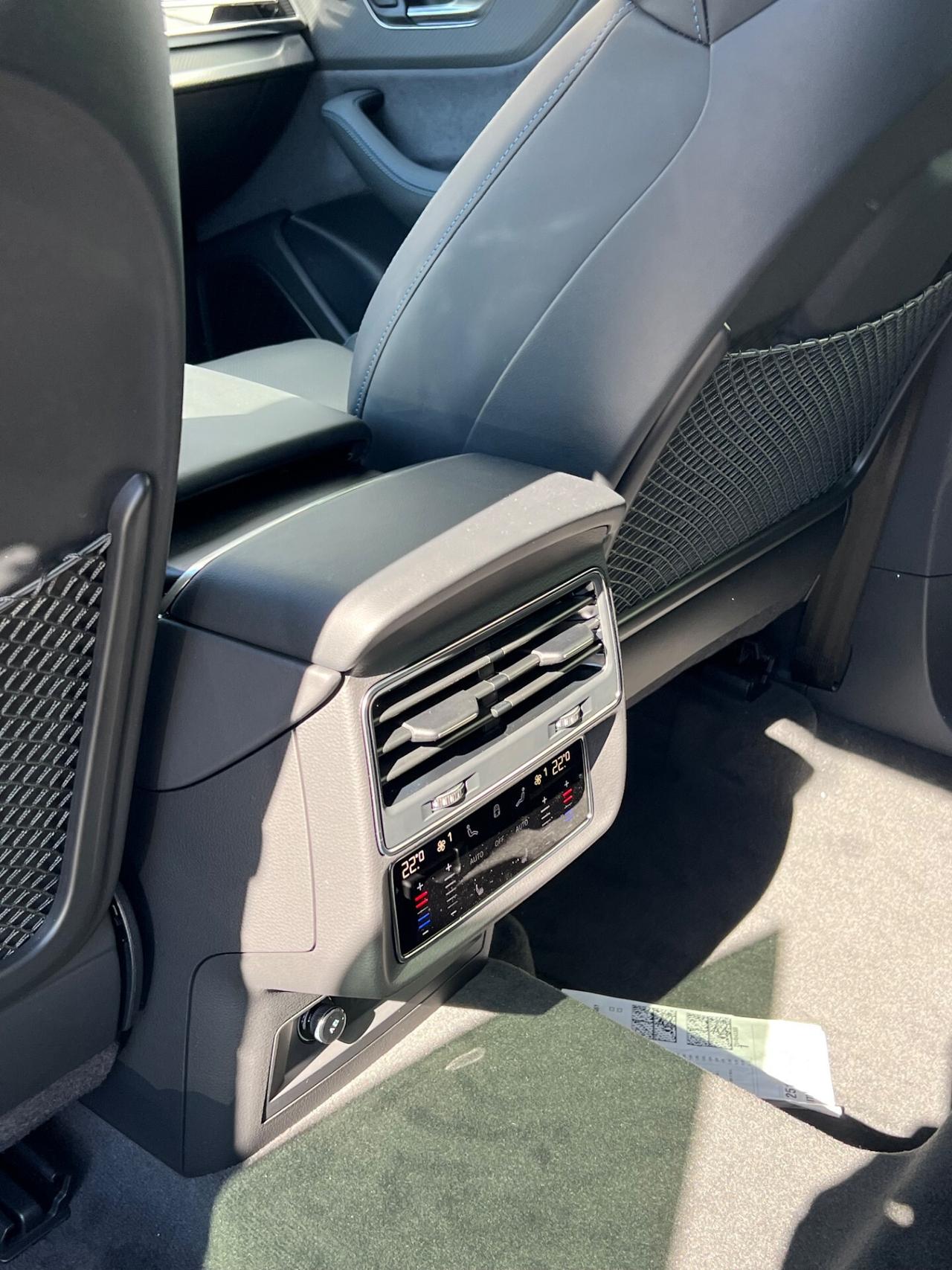 Audi RSQ8 performance possibilità noleggio no scoring