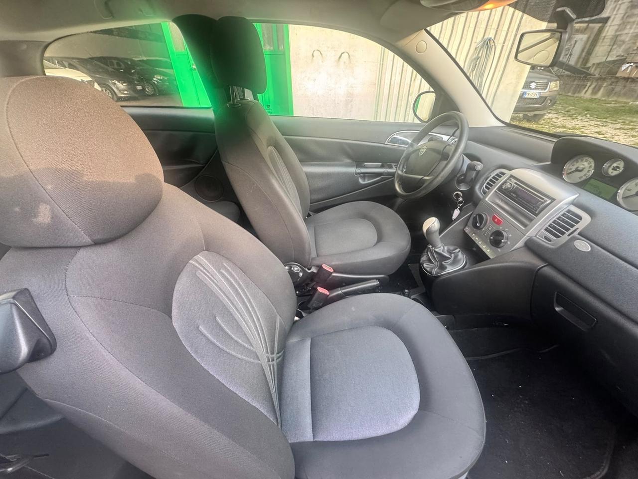 Lancia Ypsilon 1.3 NEOPATENTATI