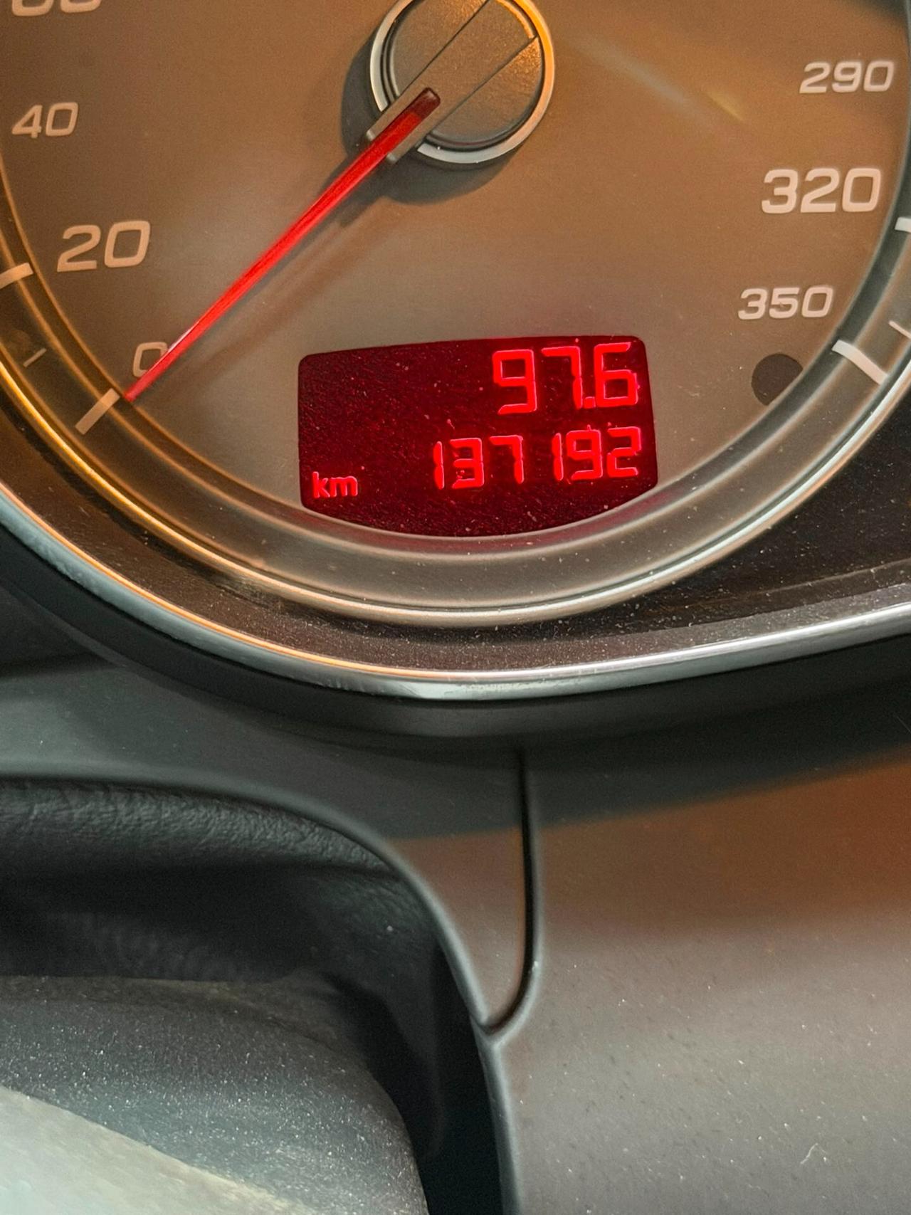 Audi R8 4.2 V8 FSI quattro R tronic