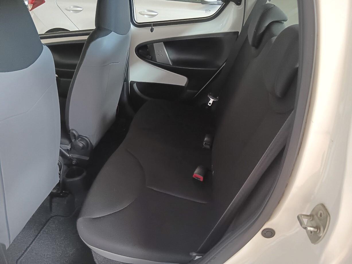 Toyota Aygo X-Cool 1.0 (68 cv)